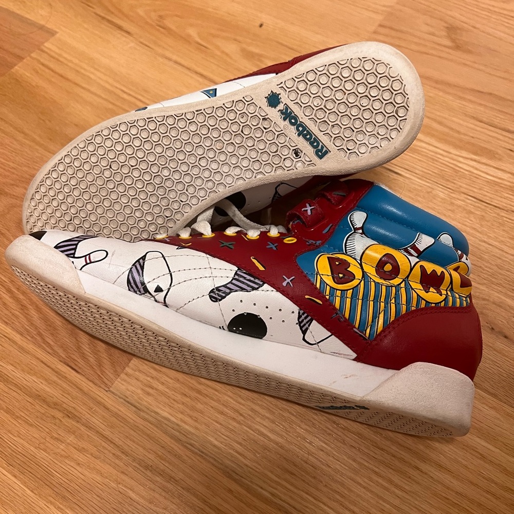 Vintage Reebok with straps bowling edition sneakers